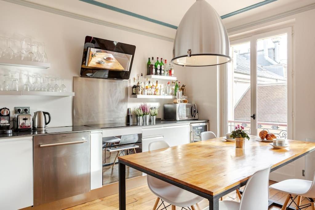Lovely Montmartre - View Sacre Coeur Apartment Paris