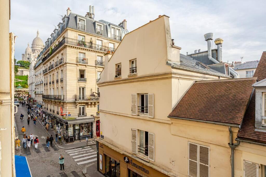 Lovely Montmartre - View Sacre Coeur *