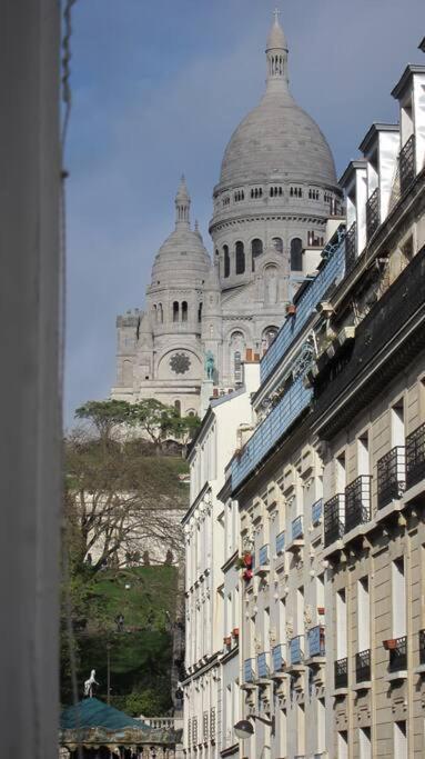 Lovely Montmartre - View Sacre Coeur * Paris