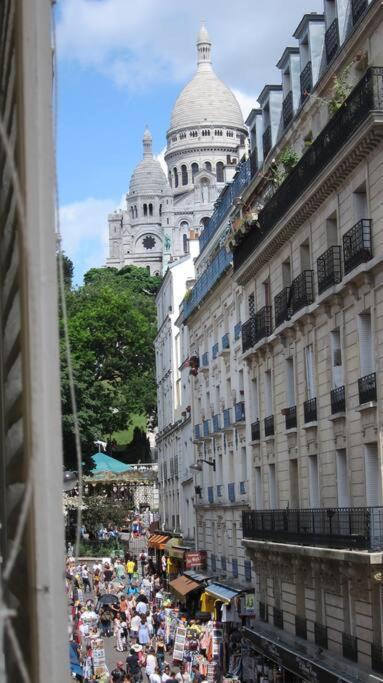 Lovely Montmartre - View Sacre Coeur * Paris