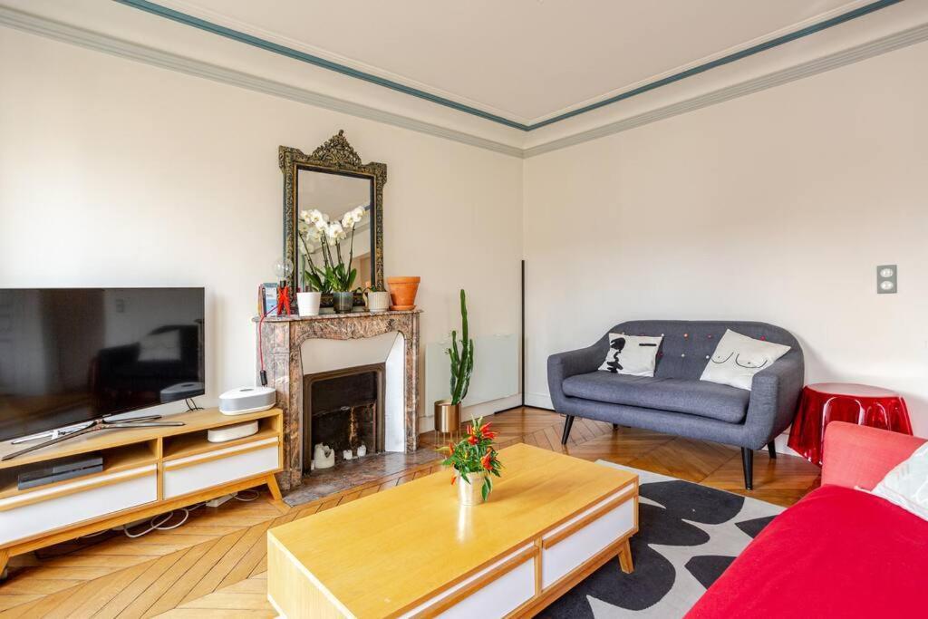 Apartment Lovely Montmartre - View Sacre Coeur Paris